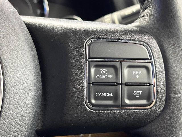 ���I�[�g�N���[�Y�R���g���[��:�������H�⎩���Ԑ�p���H���ɂāA�葬���q���\�ƂȂ�֗��ȋ@�\�ł��B�������ړ��̍ۂł����ɂ����֗��ɂ��g�����������܂���