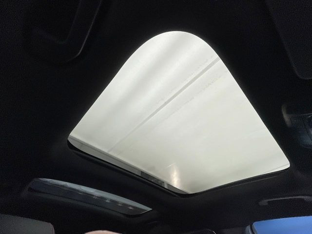 ���p�m���~�b�N�X���C�f�B���O���[�t::�唗�͂̃p�m���}���[�t�́A�㕔���Ȃɂ܂ő����Ă���A�J���I�ȋ�Ԃ����y���݂��������܂��B