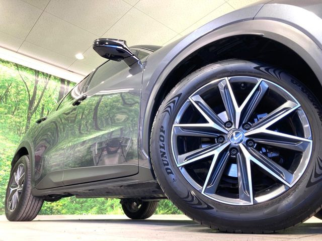 �y����18�C���`�A���~�z�C�[���z�O�ςɃ}�b�`���������A���~�z�C�[���𑕒����Ă���܂��B�e��ЊO�A���~�z�C�[����A�X�^�b�h���X�^�C�����戵�����Ă���܂��B���񂲑��k����������