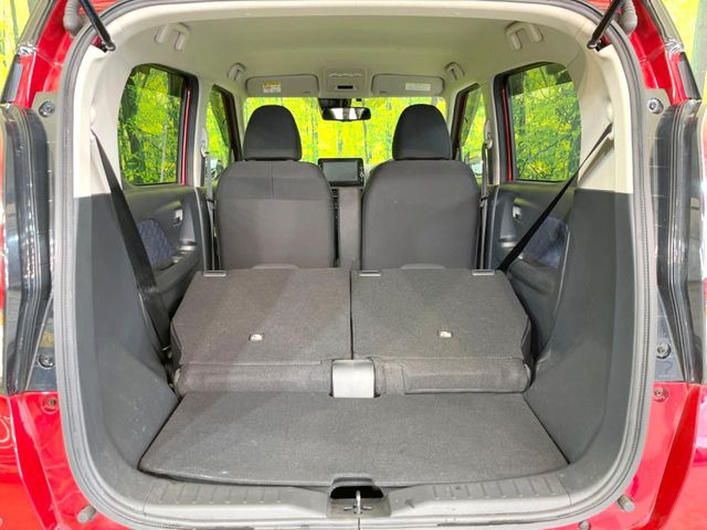 ���i�̂���������ʋ΁A���}���ɏ\���ȉ׎��X�y�[�X���m�ۂ��Ă���܂��B�Z�J���h�V�[�g��|���ƁA�傫�ȉו��̐ύڂ��\�ł���