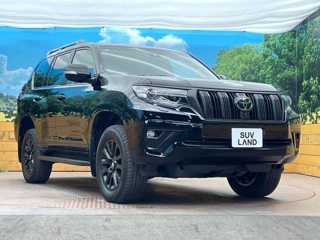 高透明度のガラス皮膜で撥水はもちろん、上質なツヤ・光沢を実現。紫外線や酸性雨から大切な愛車を保護し、色あせ・劣化を防止。「弾スプラッシュコート」、「弾プリミッサコート」からお選びいただけます。