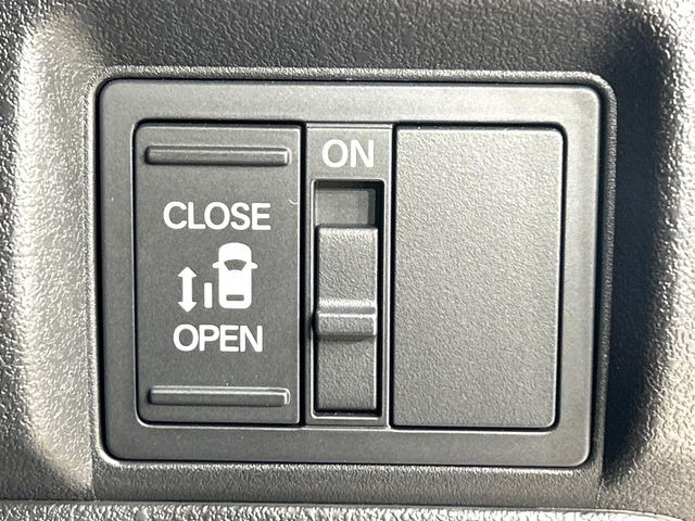 �y�p���[�X���C�h�h�A�z�X�}�[�g�L�[��^�]�Ȃ̃X�C�b�`�ŃX���C�h�h�A�̊J���\���d��������͂����ăh�A���J����K�v�������A���������q�l�ł��A�d���ו��������Ă��鎞�����N�ɊJ���߂ł��܂���