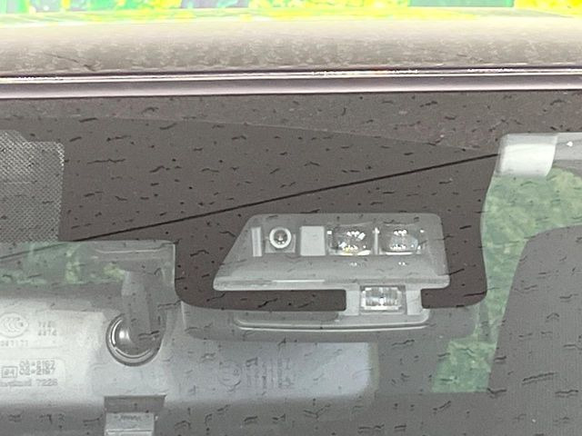 �y�g���^�Z�[�t�e�B�Z���X�z���s���ɑO���̎ԗ�����F�����A�Փ˂������Ȏ��͌x��ƃu���[�L�ŏՓˉ���Ɣ�Q�y�����A�V�X�g�B�����S�Ƀh���C�u�����y���݂��������܂��B