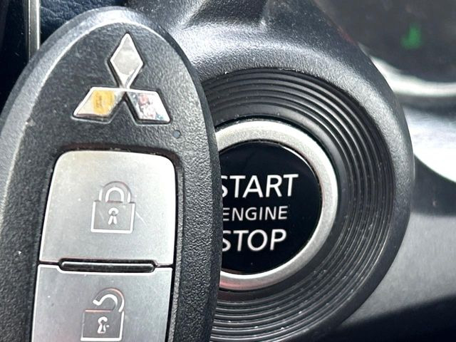 �y�I�y���[�V�����L�[�z�J�o����|�P�b�g�ɓ��ꂽ�܂܂ł��h�A�̎{���E�������\�ȃX�}�[�g�L�[�𑕔��B�G���W���̃I���E�I�t�����J�M�����o���K�v����������Ƃ��Ă��֗��ł���