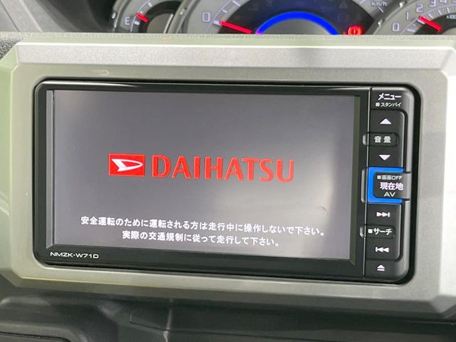 �y�����i�r�z�l�C�̏����i�r�𑕔����Ă���܂��B�i�r�̎g���₷���͂������A�I�[�f�B�I�@�\���[��!�L�����v�◷�s�͂������A�ʋ΂┃�����ȂǕ��i�̃h���C�u���y�����Ȃ�͂���