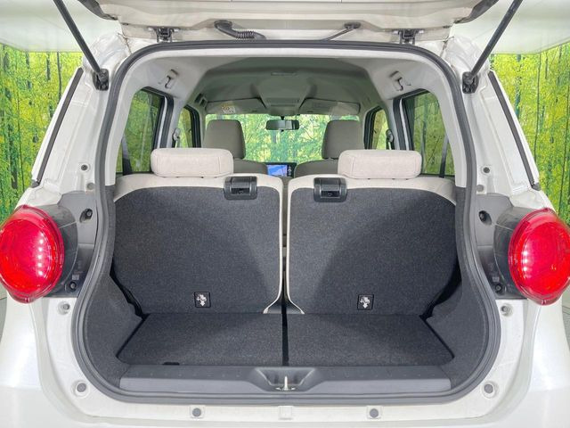 ���i�̂���������ʋ΁A���}���ɏ\���ȉ׎��X�y�[�X���m�ۂ��Ă���܂��B�Z�J���h�V�[�g��|���ƁA�傫�ȉו��̐ύڂ��\�ł���