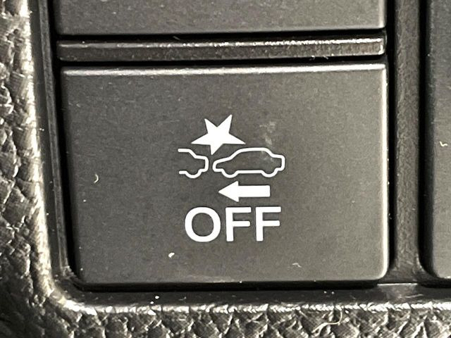 �y�z���_�Z���V���O�z���s���ɑO���̎ԗ�����F�����A�Փ˂������Ȏ��͌x��ƃu���[�L�ŏՓˉ���Ɣ�Q�y�����A�V�X�g�B�����S�Ƀh���C�u�����y���݂��������܂��B