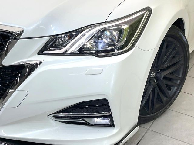 �yLED�w�b�h���C�g�z���V����ԑ��s�����ǍD�Ȏ��E���m�ۂ����S���ĉ^�]�ł��鍂�P�xLED�w�b�h���C�g�𑕔�!�_�����x�������A����d�͂��}�����Ă��܂��B