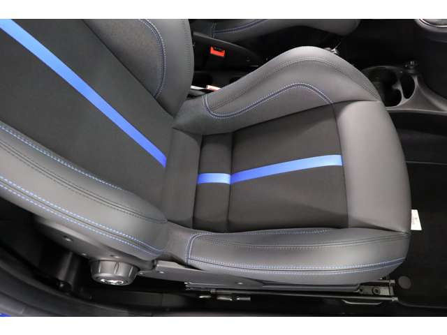 �g�p���̏��Ȃ��㎿�ȃV�[�g�B�Y��ȏ�ԂŁA���K���ƍ������𑹂Ȃ����ƂȂ��A�D��ȃh���C�u�����y���݂��������܂��B