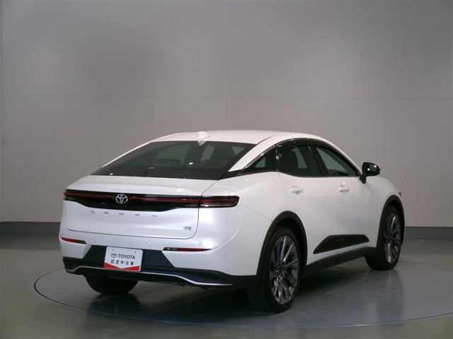 クラウンクロスオーバー2.5 G アドバンスト レザー パッケージ E-Four 4WD