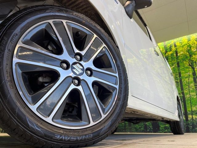 �y����15�C���`�A���~�z�C�[���z�O�ςɃ}�b�`���������A���~�z�C�[���𑕒����Ă���܂��B�e��ЊO�A���~�z�C�[����A�X�^�b�h���X�^�C�����戵�����Ă���܂��B���񂲑��k����������