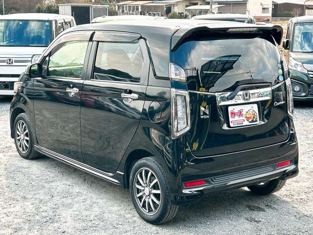 ���X�ł͌y�����Ԃ��畁�ʎԂ܂ŕ��L���I�[�����[�J�[�̎Ԏ�E�F�E�O���[�h��L�x�ɑ����Ă���܂��B