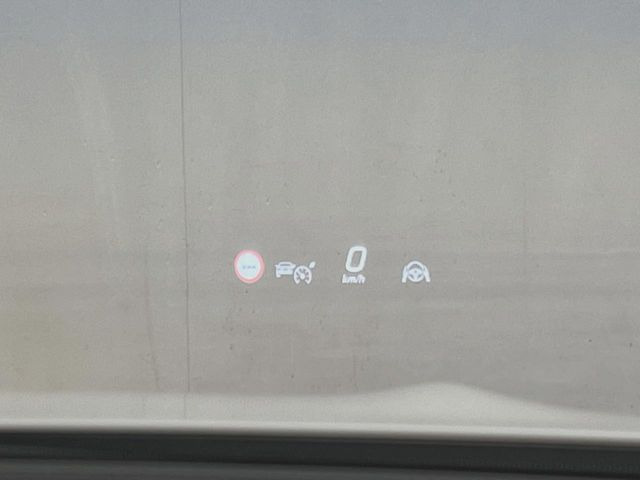 ���w�b�h�A�b�v�f�B�X�v���C:���݂̑��x�⑖�s�����f�W�^���\���ŉ^�]�ȑO���̃K���X�ɓ��e!�^�]���A���������炳���K�v�ȏ����m�F�ł���̂łƂ��Ă��֗��ň��S!