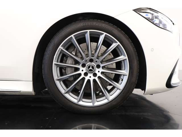 20�C���`AMG�}���`�X�|�[�N�A���~�z�C�[���Ƀm�C�Y�y���^�C���܂ŃI�v�V������������AS�N���X�Ƃ͂����X�^�C�����O�̓X�|�[�e�B�B�Î␫���������܂���B