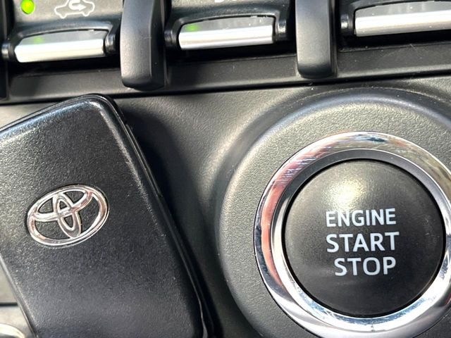 �y�X�}�[�g�L�[�z�J�o����|�P�b�g�ɓ��ꂽ�܂܂ł��h�A�̎{���E�������\�ȃX�}�[�g�L�[�𑕔��B�G���W���̃I���E�I�t�����J�M�����o���K�v����������Ƃ��Ă��֗��ł���