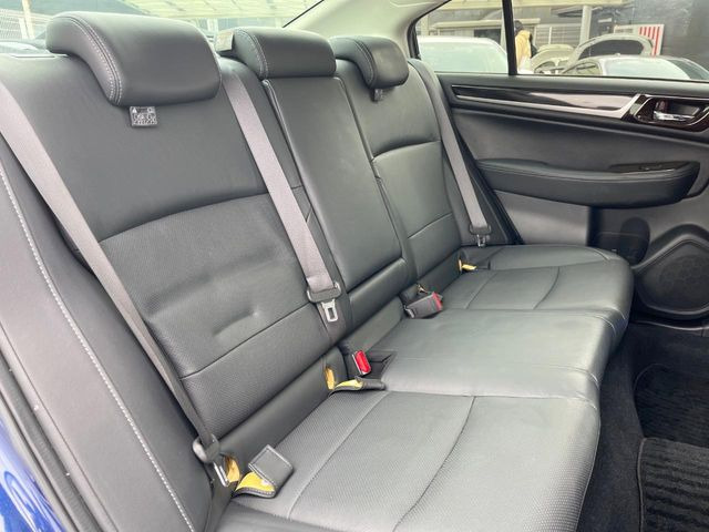 �㕔���Ȃ��C�ɂȂ�悤�ȃL�Y�E�����ւ��蓙�A�傫�ȃ_���[�W�͂Ȃ��A�ǍD�ȏ�Ԃł��B