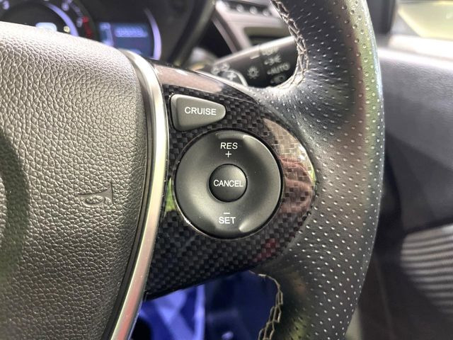 �y�N���[�Y�R���g���[���z�������H�����N���N���s�B�A�N�Z���𗣂��Ă���葬�x�ő��s���ł��A�������^�]���̕��S���y��!�����E�������ȒP�ȃX�C�b�`����Œ����ł��܂��B