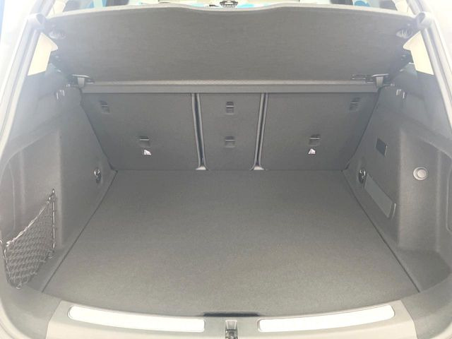 ●トランクルーム:趣味が広がる収容スペース!これだけの広さがあればお買い物やレジャーなどにも最適です!使用感も少なくきれいな状態を維持しております。