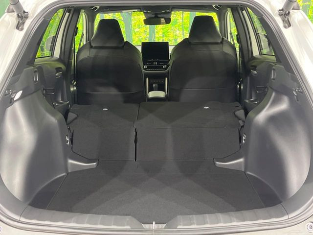 ���i�̂���������ʋ΁A���}���ɏ\���ȉ׎��X�y�[�X���m�ۂ��Ă���܂��B�Z�J���h�V�[�g��|���ƁA�傫�ȉו��̐ύڂ��\�ł���