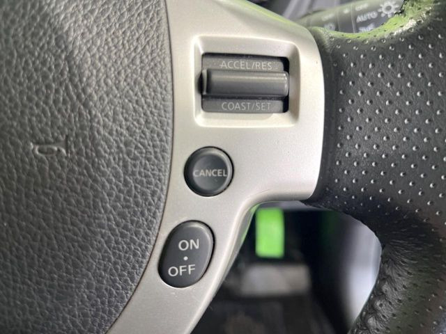 �y�N���[�Y�R���g���[���z�������H�����N���N���s�B�A�N�Z���𗣂��Ă���葬�x�ő��s���ł��A�������^�]���̕��S���y��!�����E�������ȒP�ȃX�C�b�`����Œ����ł��܂��B