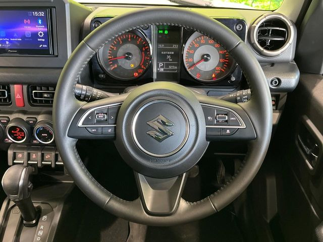 �y�����v�����X�e�A�����O�z�㎿�Ȋv���g�p���邱�ƂŁA��ɂ����������݂ƂĂ��^�]���₷���n���h���ł���