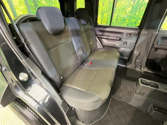 ���i���ȃI���W�i���t���A�}�b�g���I�v�V�����ɂĂ��p�ӂ��Ă���܂��B���D���ȃf�U�C����J���[�����Ԃɍ��킹�đI��ł����������Ƃ��ł��܂���