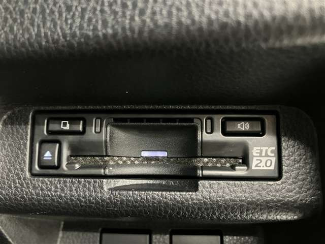 クラウンクロスオーバー2.5 G アドバンスト レザー パッケージ E-Four 4WD