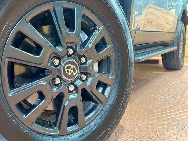 �y����18�C���`�A���~�z�C�[���z�O�ςɃ}�b�`���������A���~�z�C�[���𑕒����Ă���܂��B�e��ЊO�A���~�z�C�[����A�X�^�b�h���X�^�C�����戵�����Ă���܂��B���񂲑��k����������