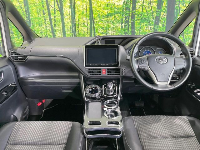 ヴォクシー1.8 ハイブリッド ZS 煌