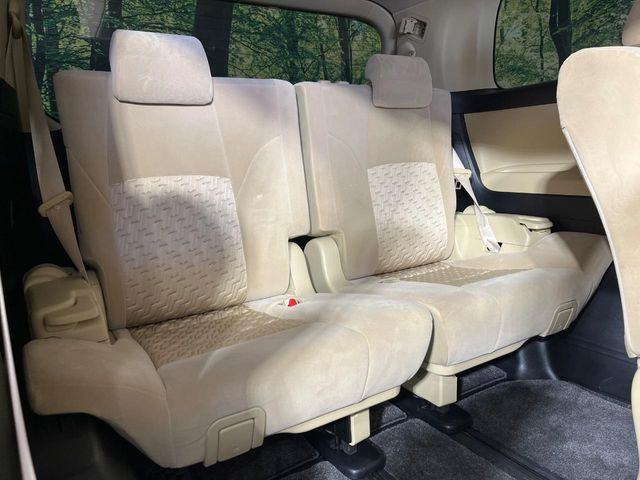 3列目シートはもちろん状態良好☆大人でもゆったりと座って頂けますので、大人数でのお出かけもラクラクです♪ご家族で、気の知れた仲間で、ドライブに行くのが楽しみですね♪