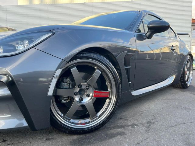 �yTE37 18�C���`�A���~�z�C�[���z��l�C���[�J�[�̃z�C�[���𑕔���y�ʁE���d�x�̃A���~�z�C�[���́A�n���h�����O�E�����ȂǁA����̎������サ�Ă���܂���