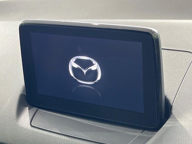 �y�}�c�_�R�l�N�g�i�r�z�ԓ��̕��͋C�Ƀ}�b�`������̌^�^�C�v�̃i�r�B�e����q�ݒ��Bluetooth�Đ����A�l�X�ȋ@�\���y���߂܂��B�����I�ȃ_�C�������삪�\�ŁA�g��������ǍD�ł��B