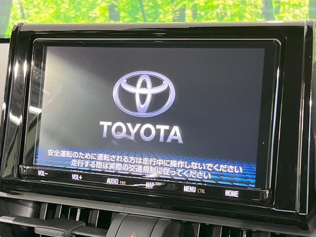 【純正ナビ】人気の純正ナビを装備。オーディオ機能も充実しており、Bluetooth接続すればお持ちのスマホやMP3プレイヤーの音楽を再生可能!毎日の運転がさらに楽しくなります!!