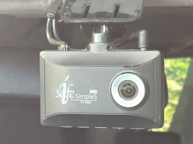 【ドライブレコーダー】ドライブレコーダー装備!走行中はもちろん、あおり運転や事故に遭遇した際、映像で記録し、万一のリスクに備えます。※記録用SDカードはお客様ご自身でご準備いただく必要があります。