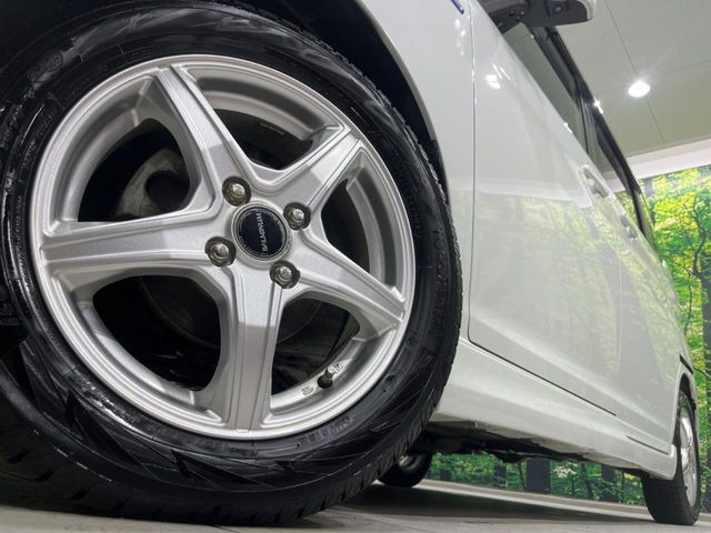 �y15�C���`�A���~�z�C�[���z�O�ςɃ}�b�`�����A���~�z�C�[���𑕒����Ă���܂��B�e��A���~�z�C�[����A�X�^�b�h���X�^�C�����戵�����Ă���܂��B���񂲑��k����������