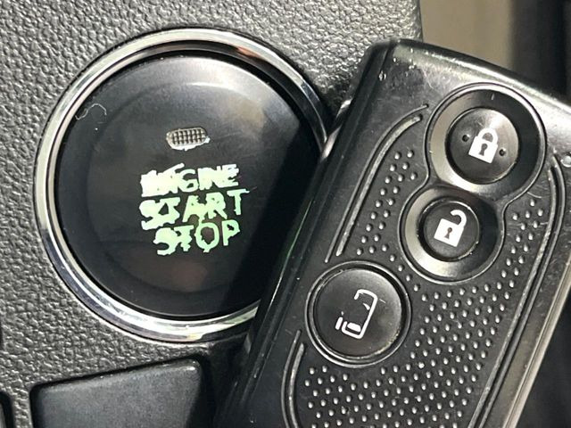 �y�L�[�t���[�V�X�e���z�J�o����|�P�b�g�ɓ��ꂽ�܂܂ł��h�A�̎{���E�������\�ȃX�}�[�g�L�[�𑕔��B�G���W���̃I���E�I�t�����J�M�����o���K�v����������Ƃ��Ă��֗��ł���