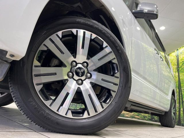 �y����18�C���`�A���~�z�C�[���z�O�ςɃ}�b�`���������A���~�z�C�[���𑕒����Ă���܂��B�e��ЊO�A���~�z�C�[����A�X�^�b�h���X�^�C�����戵�����Ă���܂��B���񂲑��k����������