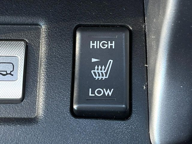 【シートヒーター】寒い日に重宝するシートヒーター!エアコンより早く温まってくれるので寒がりの人も安心ですね♪エアコンの温風は乾燥するから苦手、という方にもをおすすめです。