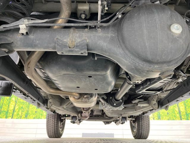 ��D�]�𒸂��Ă���܂��{�f�B�̒e�X�v���b�V���R�[�g���D�]��t���B�ʏ�̃K���X�R�[�g�ƈقȂ�A�ϋv�N��6�N�̖��@���K���X�R�[�e�B���O���A�{�f�B���L���C�ȏ�Ԃɕۂ��Ă���܂��B