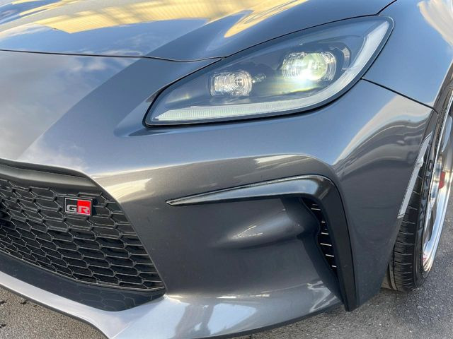 �yLED�w�b�h���C�g�z���V����ԑ��s�����ǍD�Ȏ��E���m�ۂ����S���ĉ^�]�ł��鍂�P�xLED�w�b�h���C�g�𑕔�!�_�����x�������A����d�͂��}�����Ă��܂��B