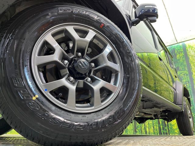 �y����15�C���`�A���~�z�C�[���z�O�ςɃ}�b�`���������A���~�z�C�[���𑕒����Ă���܂��B�e��ЊO�A���~�z�C�[����A�X�^�b�h���X�^�C�����戵�����Ă���܂��B���񂲑��k����������