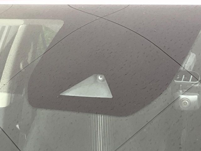 �y�C���e���W�F���g�G�}�[�W�F���V�[�u���[�L�z�t�����g�J�����őO���̎ԗ�����s�҂����m�B�Փ˂������Ȏ��͏Փ˔�Q�y���u���[�L���쓮�A�Փˉ�����T�|�[�g�B�����S�Ƀh���C�u�����y���݂��������܂��B