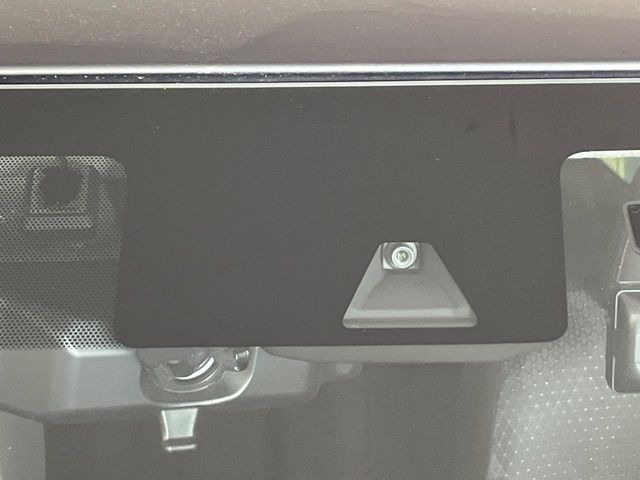 �y�C���e���W�F���g�G�}�[�W�F���V�[�u���[�L�z�t�����g�J�����őO���̎ԗ�����s�҂����m�B�Փ˂������Ȏ��͏Փ˔�Q�y���u���[�L���쓮�A�Փˉ�����T�|�[�g�B�����S�Ƀh���C�u�����y���݂��������܂��B