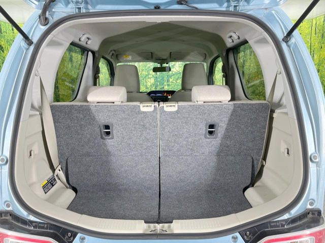 ���i�̂���������ʋ΁A���}���ɏ\���ȉ׎��X�y�[�X���m�ۂ��Ă���܂��B�Z�J���h�V�[�g��|���ƁA�傫�ȉו��̐ύڂ��\�ł���