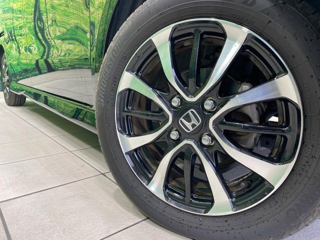 �y����14�C���`�A���~�z�C�[���z�O�ςɃ}�b�`���������A���~�z�C�[���𑕒����Ă���܂��B�e��ЊO�A���~�z�C�[����A�X�^�b�h���X�^�C�����戵�����Ă���܂��B���񂲑��k����������