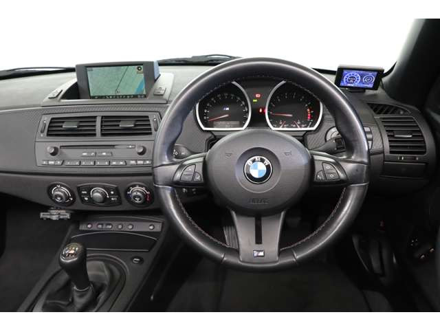 �}���`�t�@���N�V����M���U�[�X�e�A�����O�z�C�[���œ������X�|�[�e�B�Ɏd�オ���Ă���܂��B�u���b�N�ƃJ�[�{���p�[�c�̑g�ݍ��킹�����ꊴ�̂���1��ł��B