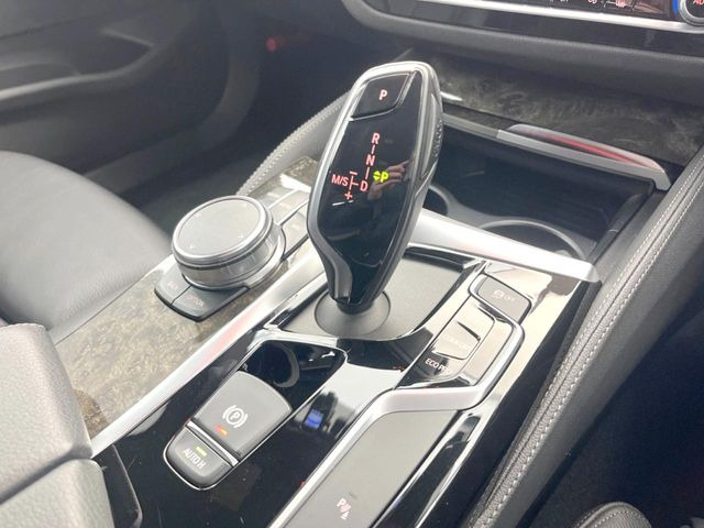 ��MT���[�h�t��AT:�ʏ�͎����ł����Ȃ���ϑ�(�M�A�`�F���W)���h���C�o�[�̑���ɂ���ĈӐ}�I�ɕς�����V�X�e���ł��B����w���i�̃h���C�u�����y���݂��������܂�!