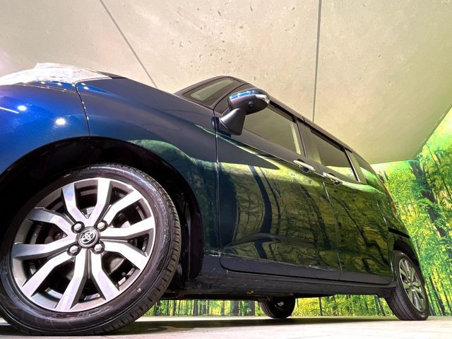 �O�ςɃ}�b�`���������A���~�z�C�[���𑕒����Ă���܂��B�e��ЊO�A���~�z�C�[����A�X�^�b�h���X�^�C�����戵�����Ă���܂��B���񂲑��k����������