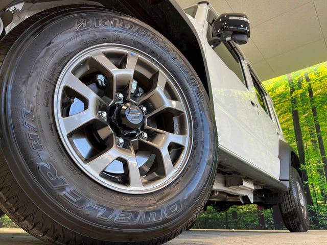 �y����15�C���`�A���~�z�C�[���z�O�ςɃ}�b�`���������A���~�z�C�[���𑕒����Ă���܂��B�e��ЊO�A���~�z�C�[����A�X�^�b�h���X�^�C�����戵�����Ă���܂��B���񂲑��k����������