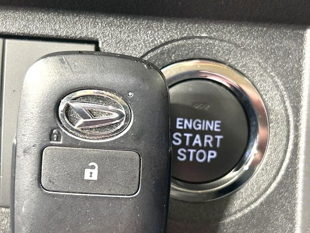 �y�L�[�t���[�V�X�e���z�J�o����|�P�b�g�ɓ��ꂽ�܂܂ł��h�A�̎{���E�������\�ȃX�}�[�g�L�[�𑕔��B�G���W���̃I���E�I�t�����J�M�����o���K�v����������Ƃ��Ă��֗��ł���